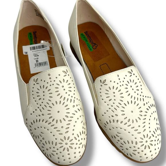 NEW Baretraps Amry Slip on Loafers Size 8 ivory Cream Lasercut Comfort Flats - Picture 9 of 11